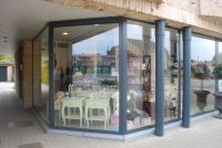 G & F Jewelleries Beelden
