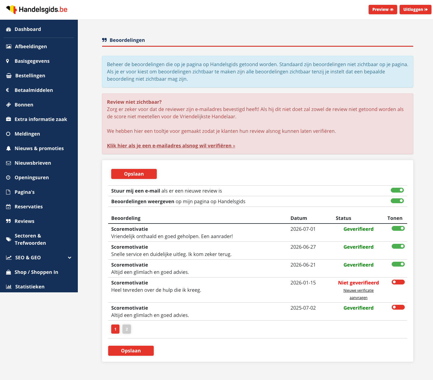 De pagina Beoordelingen met bovenaan een blauw en een rood kader met uitleg, daaronder de knop Opslaan, twee schakelaars en de lijst met beoordelingen