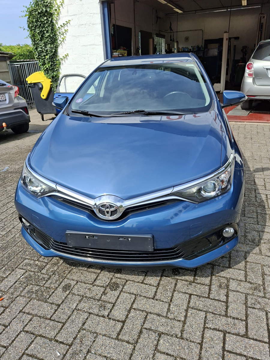 TOYOTA  AURIS AUTOMAAT
