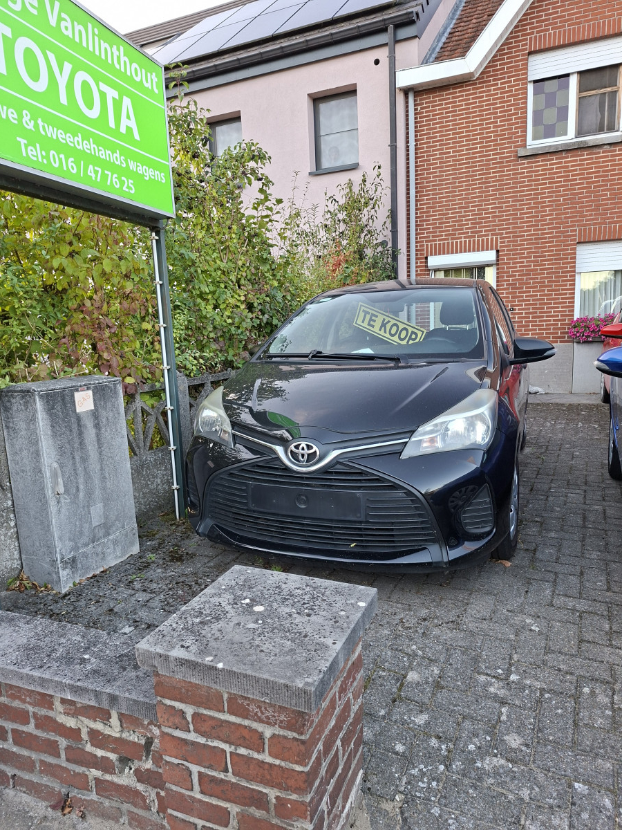 TOYOTA YARIS