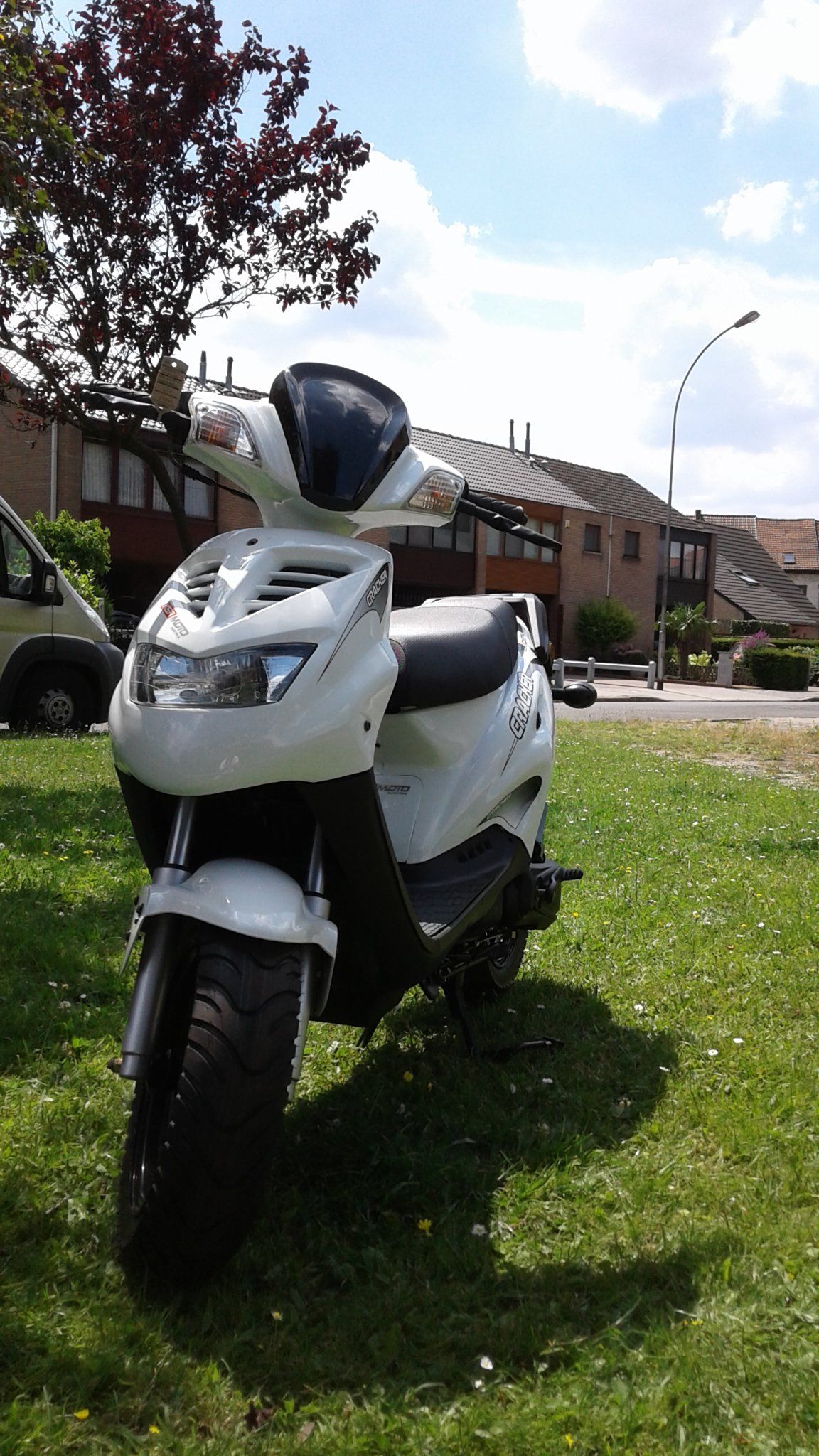 D\u0026V Scooter in Gent - Scooters