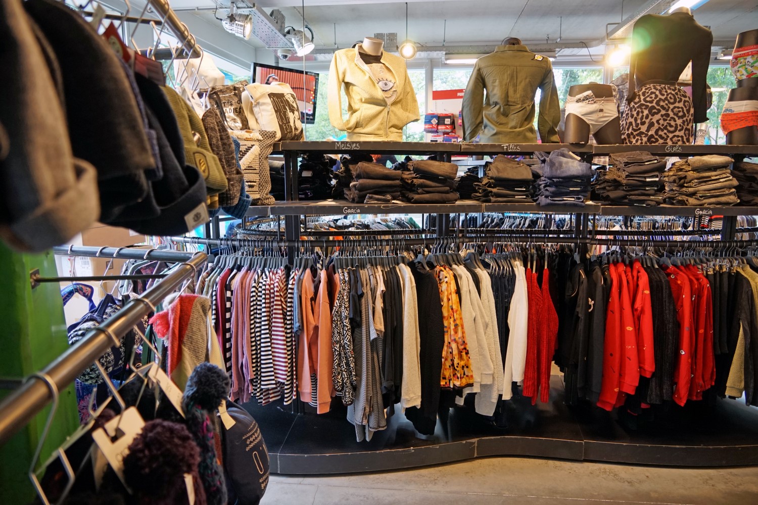 Djeans in Heist-op-den-Berg met openingsuren - Kleding